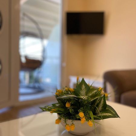 Orizzonte Blu Borsh Apartment ภายนอก รูปภาพ
